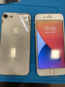 iPhone8のバックパネル交換修理の画像②‐iPhone修理パソコン修理のEyeSmart
